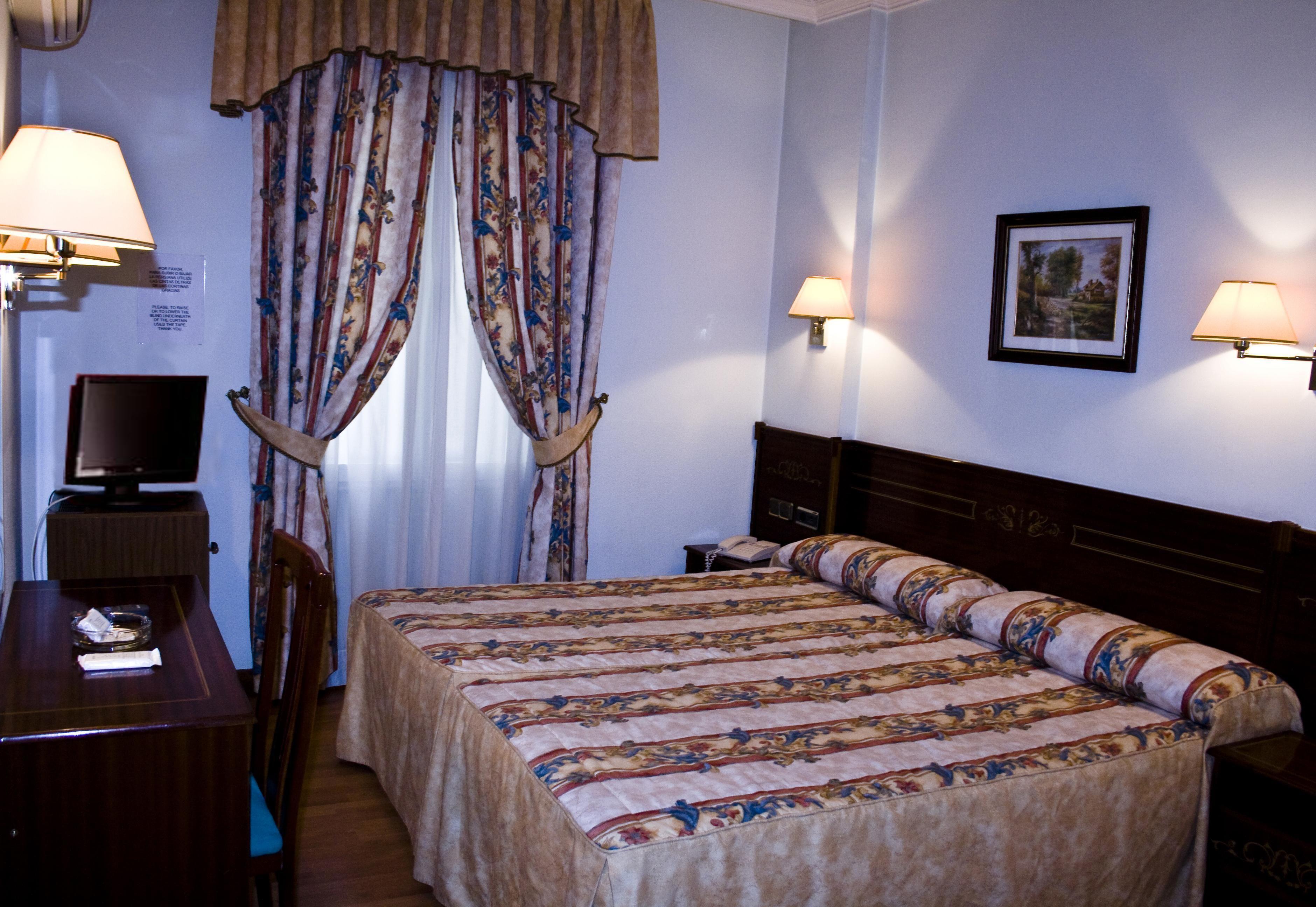 Hostal Centro Sol Madrid — Photos 1